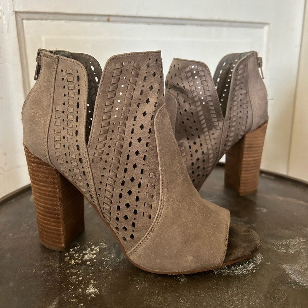 Carlos Santana Ankle boots!